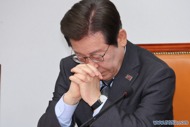 李在明支持率暴跌，韩国股市坑人无数，青瓦台还敢怪到中国头上